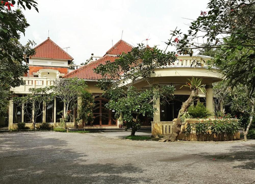 Sarasvati Borobudur Magelang Exterior foto